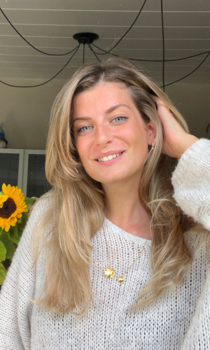 <span class='identity '><span class="identity__username">Mademoiselle Arlette</span></span> Mademoiselle Arlette