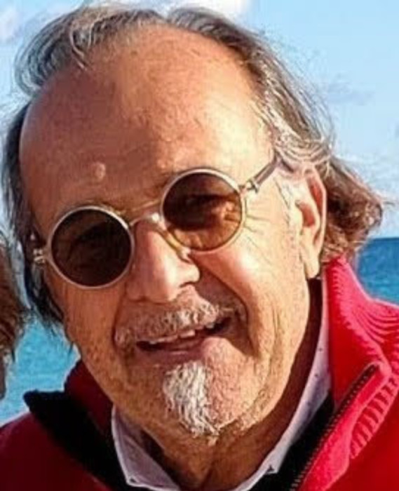 <span class='identity '><span class="identity__username">F Robert M</span></span> F Robert M