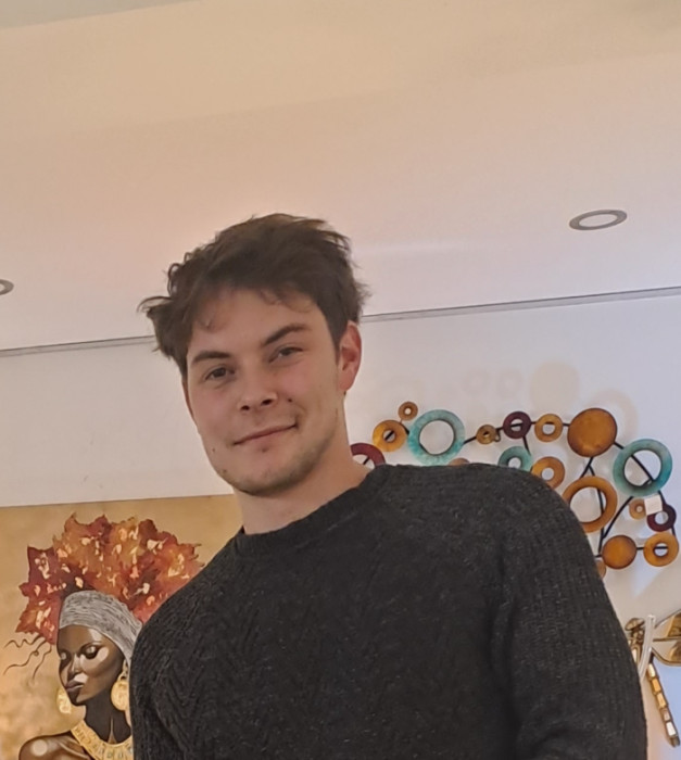 <span class='identity '><span class="identity__username">Florian Pascal</span></span> Florian Pascal