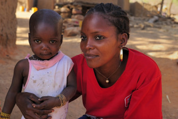 Mère et son enfant pays dogon En el sitio ARTactif