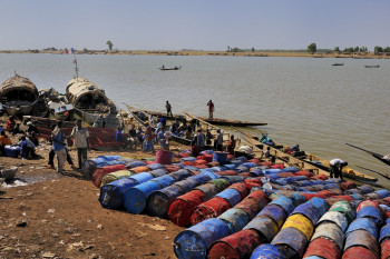 Le port de MOPTI En el sitio ARTactif