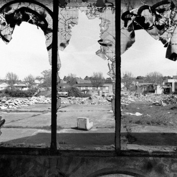 À TRAVERS LA FENÊTRE (NANTES CHANTENAY) En el sitio ARTactif