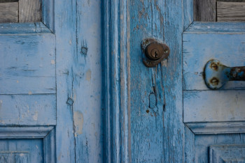 LA PORTE BLEUE VILLAGE D'OLYMBOS (KARPATHOS) En el sitio ARTactif