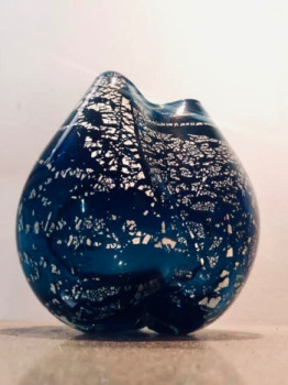 Obra contemporánea nombrada « Vase Coco SEED MM », Hecho por CYRIL-JOHN ROUSSEAU GLASS DESIGN