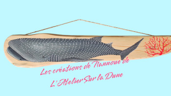 Obra contemporánea nombrada « Requin-Baleine peinte sur bois flottés », Hecho por NANNOUE