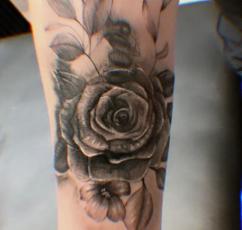 Obra contemporánea nombrada « Flower concept, réalisme et fantaisie », Hecho por LE.BELIER.TATTOO