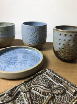 Obra contemporánea nombrada « Tasse », Hecho por ARTIO CéRAMIQUE