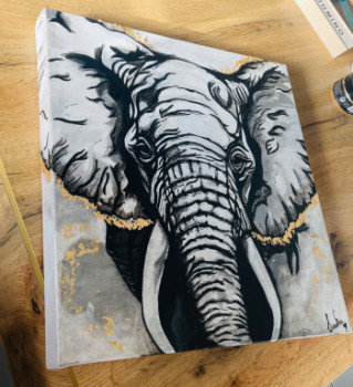 Obra contemporánea nombrada « Éléphant d’or », Hecho por SANDRA PEIXOTO COSTA