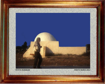 Obra contemporánea nombrada « Tunisie; Retour au foyer 2004 », Hecho por EMILE RAMIS