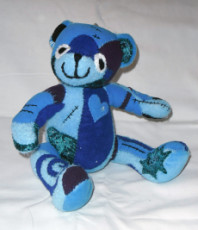 nounours-bleu-aux-cicatrices