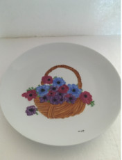 grande-assiette-le-panier-et-les-fleurs