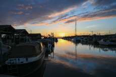 coucher-de-soleil-au-port-ostreicole-dandernos-les-bains